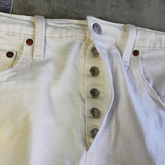 Levi's 501 Distressed Denim Shorts Womens 31 Waist White Button Fly 2" Inseam - Picture 6 of 12
